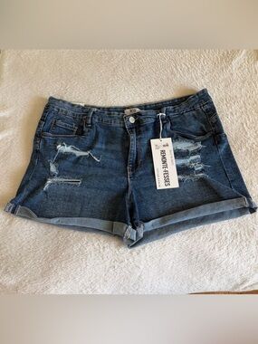 Refuge Denim RIO Women’s Mid-Rise Distressed Blue Denim Shorts Sz 13